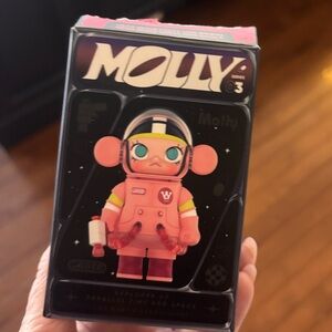 NEW Popmart Molly Space Explorer Figure